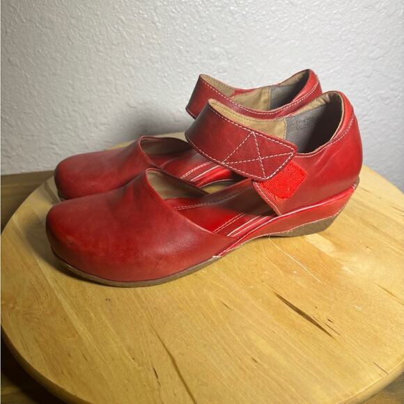 Spring Step womens L'artiste Red Glossy Leather Mary Jane size 40/  9- 9.5 - Picture 2 of 9
